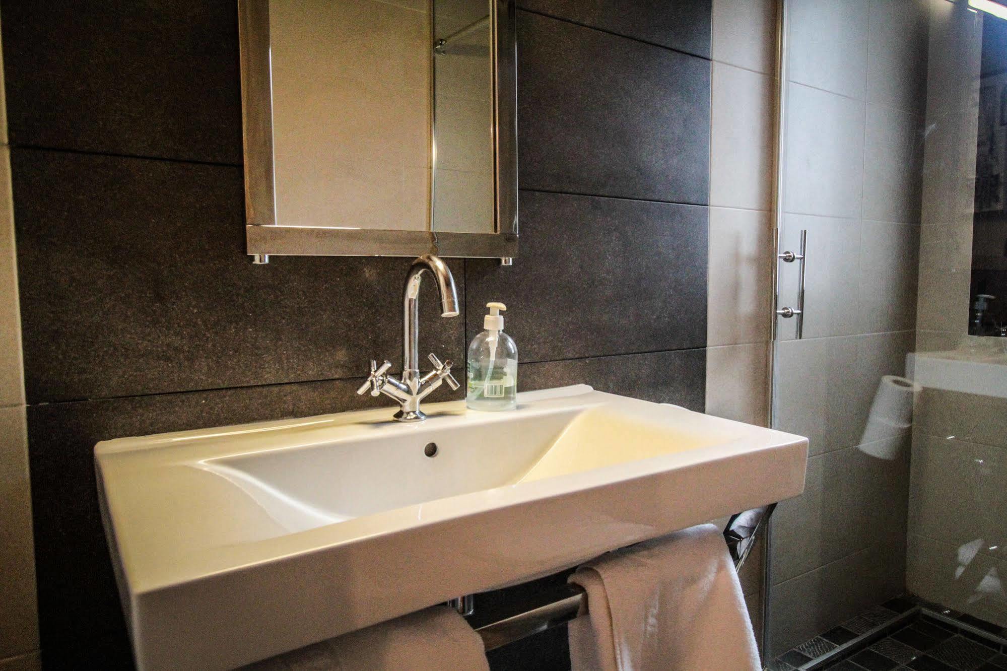 Apartamentos Turisticos Aguas De Viznar Luaran gambar